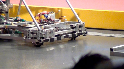 Robocon2012總決賽電子科技大學(xué)手動車(QMA-10).jpg